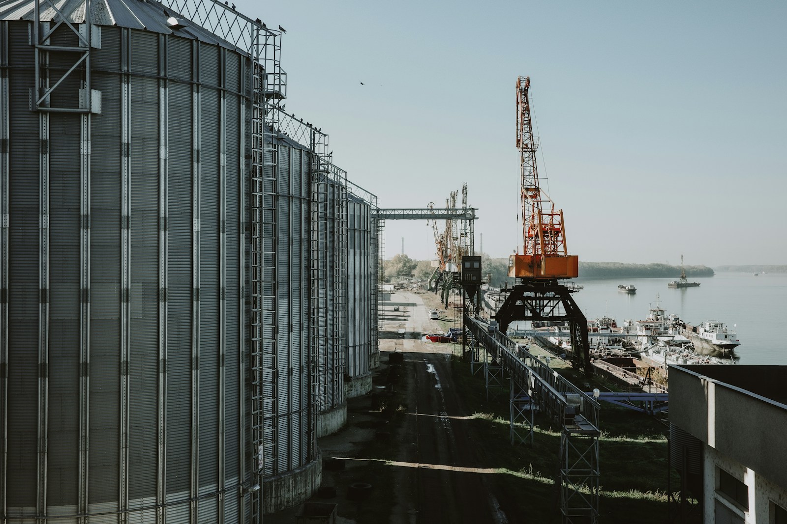 International commodity logistics infrastructure